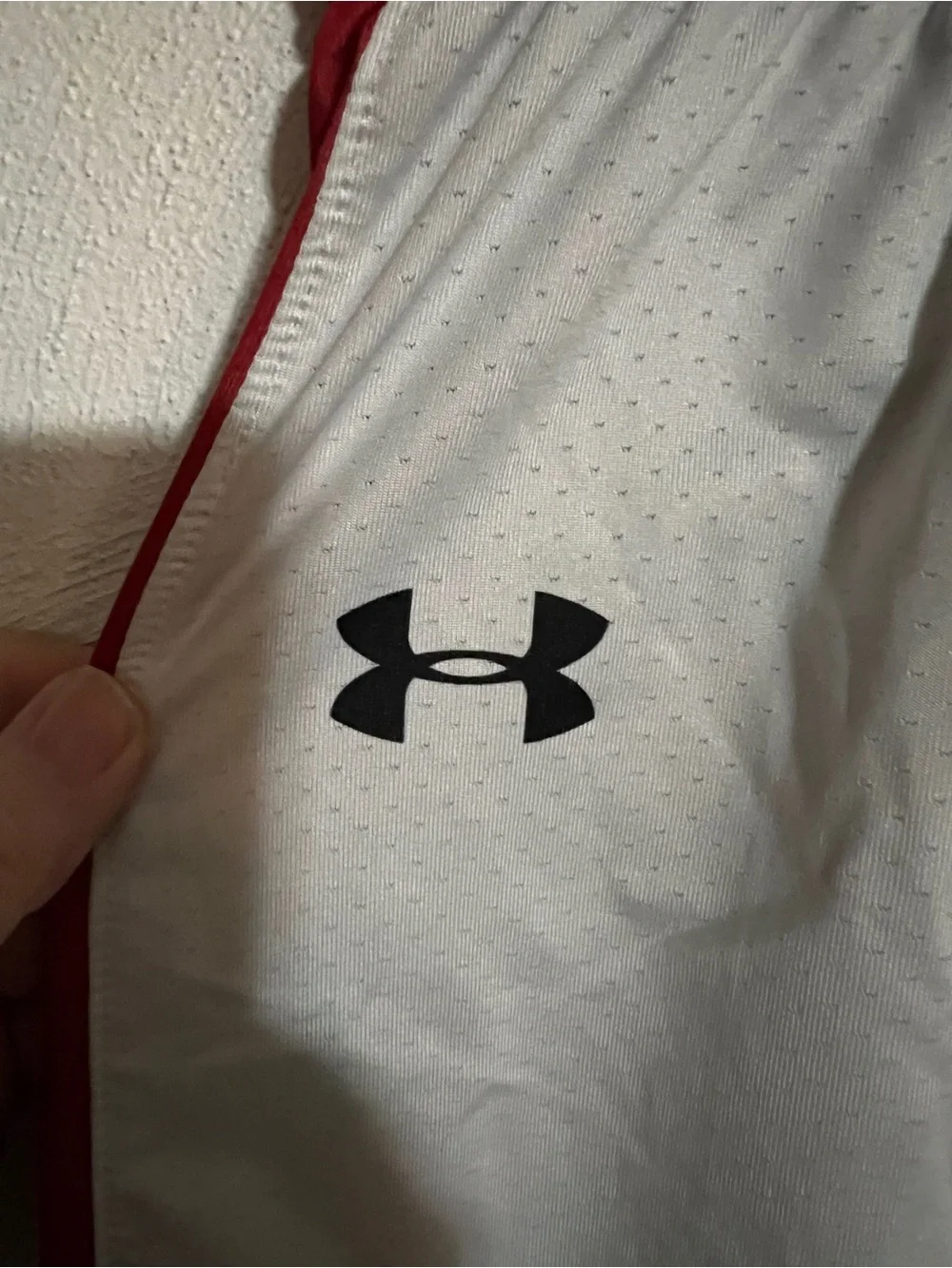 UNDER ARMOUR Classic Athletic Athleisure Basketball Shorts White Red Black Boy L